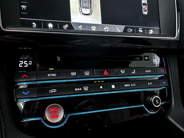 Jaguar F-Pace I с пробегом 2016 года, цена 3 650 000 рублей, 146161 км, внедорожник, Автокод Объявления