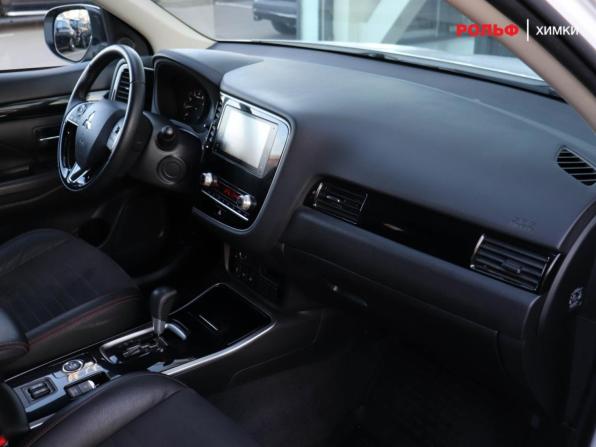 Mitsubishi Outlander III Рестайлинг 3 с пробегом 2020 года, цена 2 197 000 рублей, 116750 км, внедорожник, Автокод Объявления