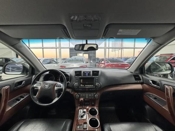 Toyota Highlander II (XU40) Рестайлинг с пробегом 2011 года, цена 1 799 000 рублей, 264155 км, внедорожник, Автокод Объявления