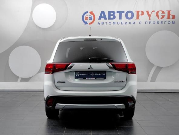 Mitsubishi Outlander III Рестайлинг 2 с пробегом 2015 года, цена 1 444 000 рублей, 218085 км, внедорожник, Автокод Объявления
