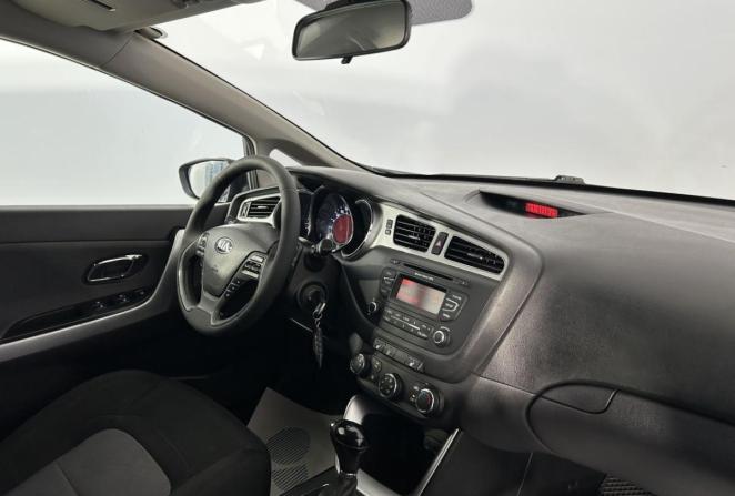 Kia Ceed II Рестайлинг с пробегом 2015 года, цена 1 180 000 рублей, 115482 км, хэтчбек, Автокод Объявления