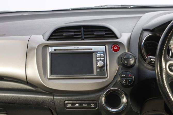 Honda Fit II с пробегом 2012 года, цена 1 099 000 рублей, 102000 км, хэтчбек, Автокод Объявления