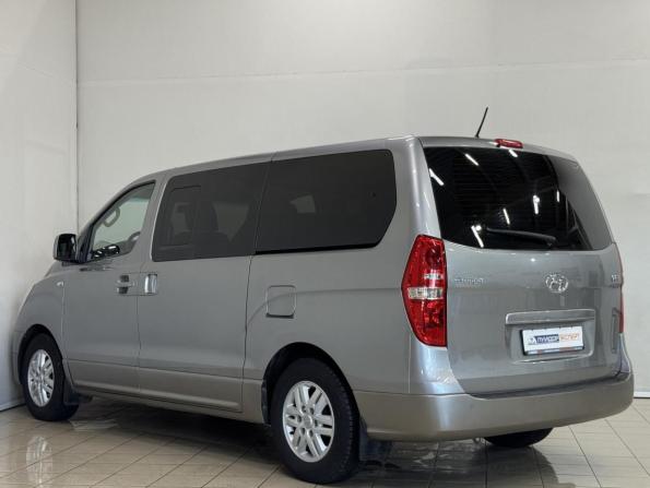 Hyundai H-1 II Рестайлинг с пробегом 2016 года, цена 2 099 000 рублей, 169749 км, минивэн, Автокод Объявления