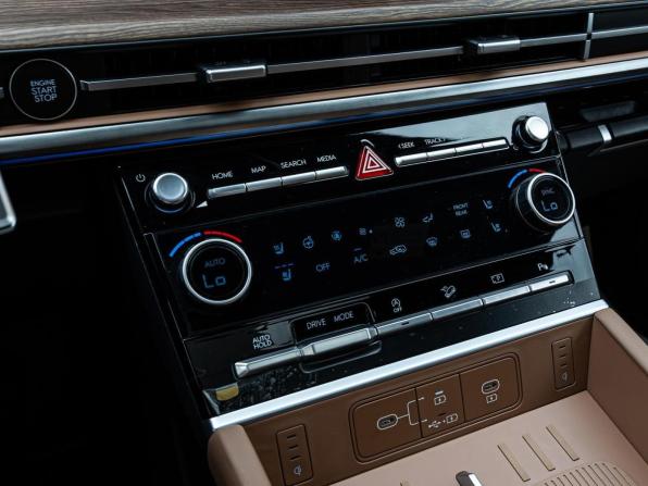 Hyundai Santa Fe V (MX5) с пробегом 2024 года, цена 4 999 000 рублей, 13609 км, внедорожник, Автокод Объявления