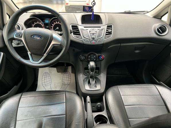 Ford Fiesta Mk6 Рестайлинг с пробегом 2015 года, цена 650 000 рублей, 175423 км, седан, Автокод Объявления