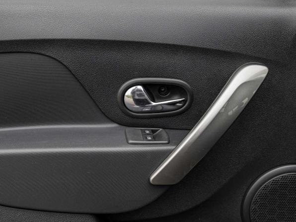 Renault Sandero II с пробегом 2017 года, цена 980 200 рублей, 105459 км, хэтчбек, Автокод Объявления