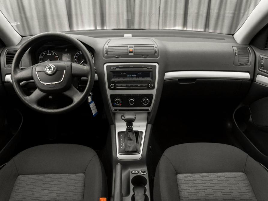 Skoda Octavia II (A5) Рестайлинг Москва  - изображение 7