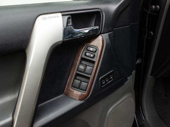 Toyota Land Cruiser Prado 150 Series с пробегом 2012 года, цена 3 100 000 рублей, 156399 км, внедорожник, Автокод Объявления