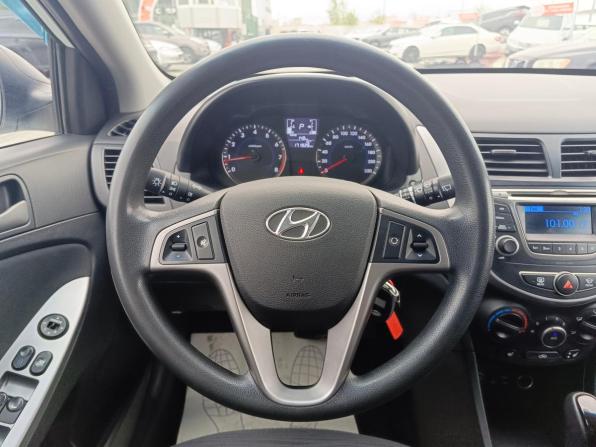 Hyundai Solaris I Рестайлинг с пробегом 2015 года, цена 949 995 рублей, 171000 км, седан, Автокод Объявления