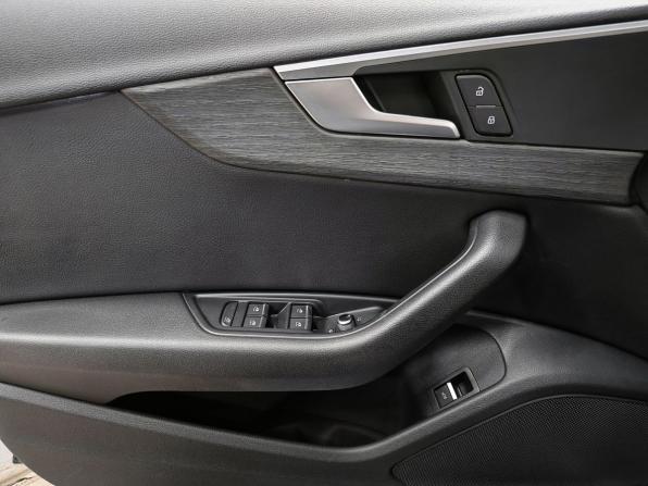 Audi A4 V (B9) с пробегом 2017 года, цена 1 660 000 рублей, 210100 км, седан, Автокод Объявления