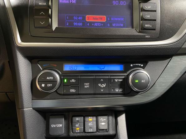 Toyota Auris II с пробегом 2013 года, цена 1 069 900 рублей, 151965 км, хэтчбек, Автокод Объявления