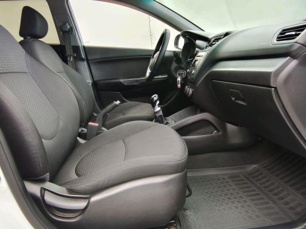 Kia Rio III Рестайлинг с пробегом 2015 года, цена 920 000 рублей, 192182 км, хэтчбек, Автокод Объявления