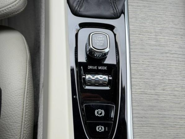 Volvo XC60 II с пробегом 2019 года, цена 3 099 000 рублей, 152163 км, внедорожник, Автокод Объявления