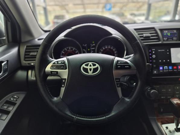 Toyota Highlander II (XU40) Рестайлинг с пробегом 2011 года, цена 1 890 000 рублей, 245000 км, внедорожник, Автокод Объявления