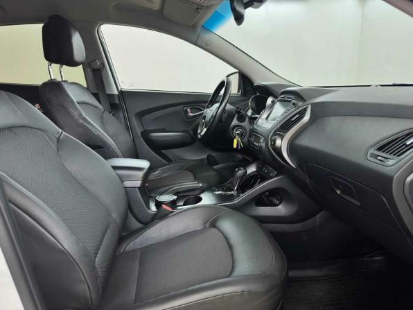 Hyundai ix35 I Рестайлинг с пробегом 2013 года, цена 1 315 000 рублей, 221028 км, внедорожник, Автокод Объявления