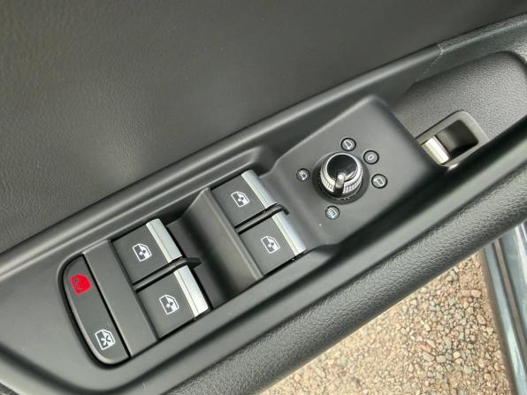 Audi A4 V (B9) Рестайлинг с пробегом 2020 года, цена 2 965 000 рублей, 85845 км, седан, Автокод Объявления