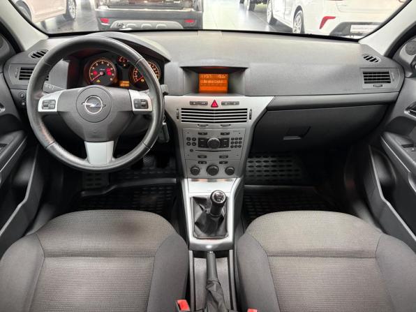 Opel Astra H Рестайлинг с пробегом 2012 года, цена 648 000 рублей, 125485 км, седан, Автокод Объявления