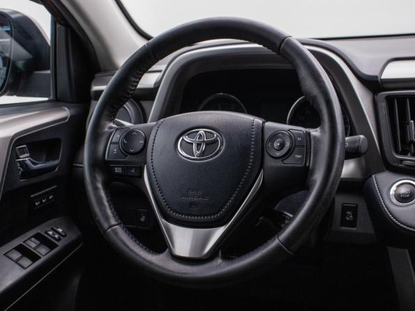 Toyota RAV4 IV (XA40) Рестайлинг с пробегом 2018 года, цена 2 495 000 рублей, 134000 км, внедорожник, Автокод Объявления