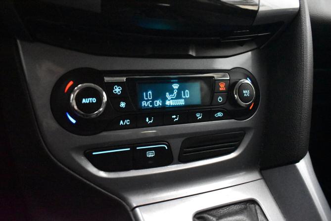 Ford Focus III с пробегом 2012 года, цена 935 000 рублей, 117981 км, седан, Автокод Объявления