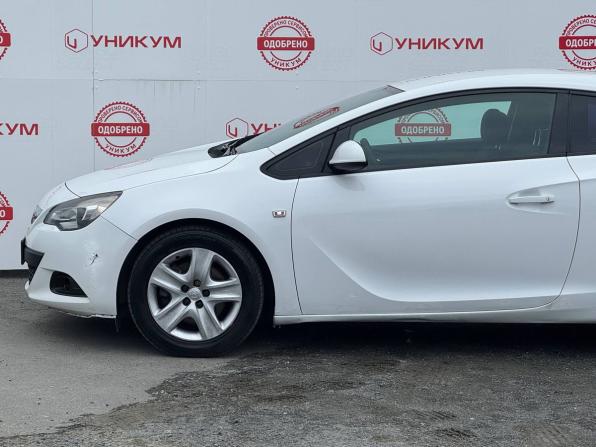 Opel Astra J Рестайлинг с пробегом 2013 года, цена 549 000 рублей, 306999 км, хэтчбек, Автокод Объявления