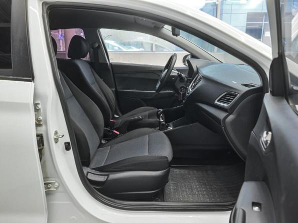 Hyundai Solaris II с пробегом 2017 года, цена 1 079 000 рублей, 152207 км, седан, Автокод Объявления