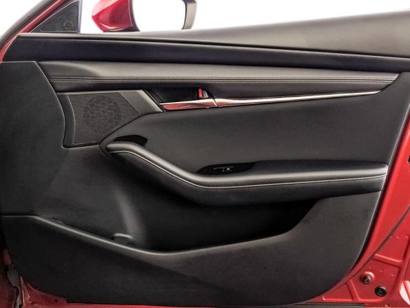 Mazda 3 IV (BP) с пробегом 2019 года, цена 2 250 000 рублей, 30794 км, хэтчбек, Автокод Объявления