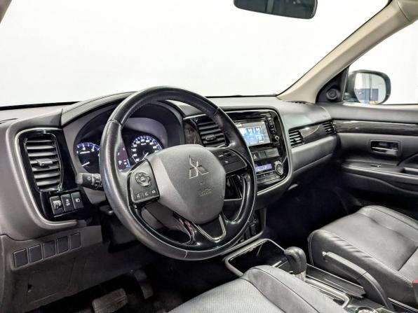 Mitsubishi Outlander III Рестайлинг 2 с пробегом 2017 года, цена 2 050 000 рублей, 120548 км, внедорожник, Автокод Объявления