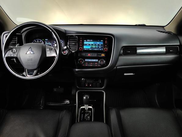 Mitsubishi Outlander III Рестайлинг 2 с пробегом 2017 года, цена 1 717 000 рублей, 191291 км, внедорожник, Автокод Объявления