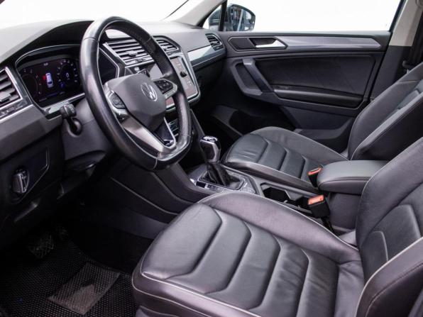 Volkswagen Tiguan II Рестайлинг с пробегом 2021 года, цена 3 601 000 рублей, 65000 км, внедорожник, Автокод Объявления