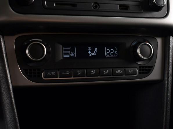 Volkswagen Polo V Рестайлинг с пробегом 2017 года, цена 1 364 995 рублей, 56252 км, седан, Автокод Объявления