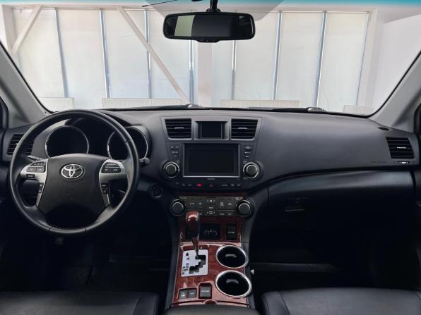 Toyota Highlander II (XU40) Рестайлинг с пробегом 2010 года, цена 2 190 000 рублей, 102444 км, внедорожник, Автокод Объявления