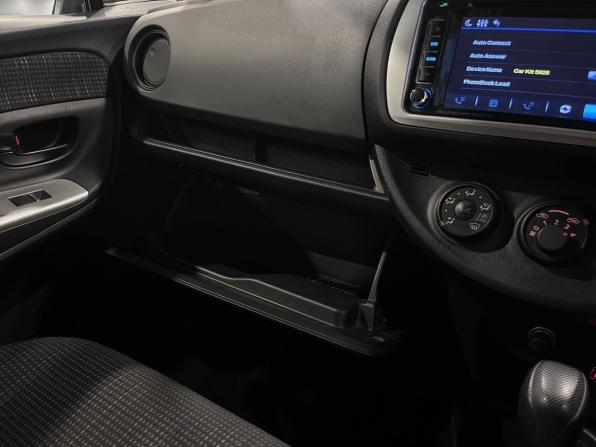 Toyota Vitz III (XP130) Рестайлинг с пробегом 2014 года, цена 670 000 рублей, 205905 км, хэтчбек, Автокод Объявления