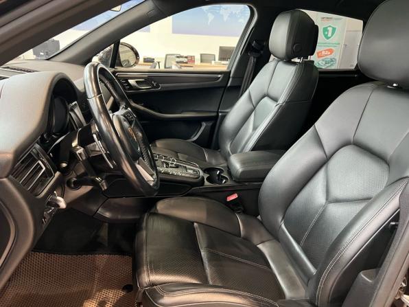 Porsche Macan I Рестайлинг с пробегом 2019 года, цена 3 649 000 рублей, 176000 км, внедорожник, Автокод Объявления