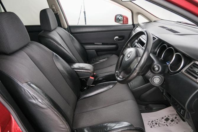 Nissan Tiida I с пробегом 2005 года, цена 449 000 рублей, 262144 км, хэтчбек, Автокод Объявления