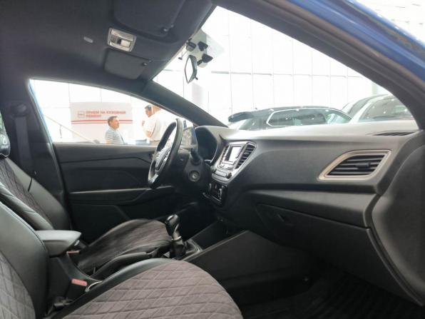 Hyundai Solaris II с пробегом 2019 года, цена 1 050 000 рублей, 60008 км, седан, Автокод Объявления