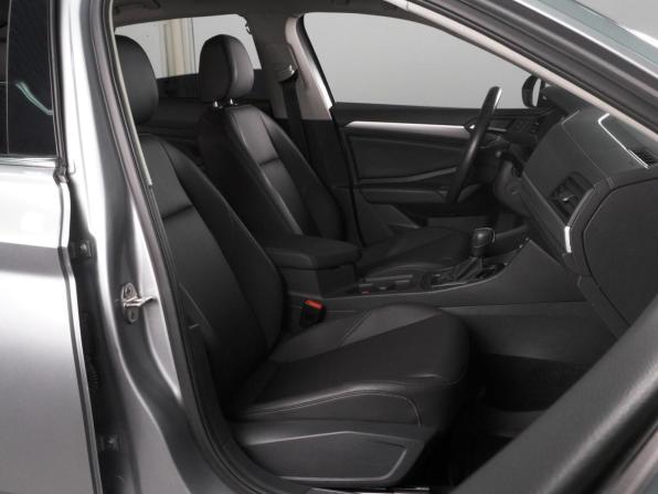 Volkswagen Jetta VII с пробегом 2020 года, цена 2 149 000 рублей, 48018 км, седан, Автокод Объявления