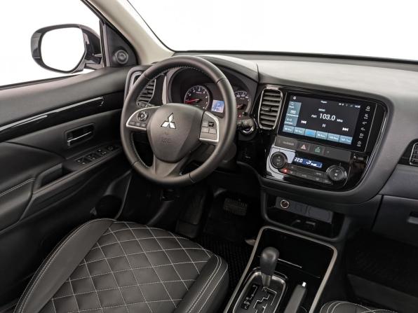 Mitsubishi Outlander III Рестайлинг 3 с пробегом 2022 года, цена 2 845 000 рублей, 3869 км, внедорожник, Автокод Объявления