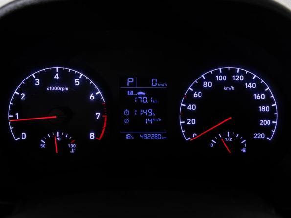 Hyundai Solaris II с пробегом 2018 года, цена 675 000 рублей, 492278 км, седан, Автокод Объявления