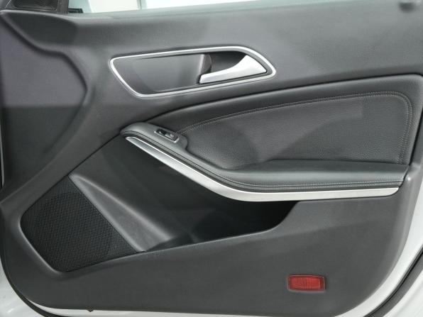 Mercedes-Benz CLA I (C117 X117) с пробегом 2015 года, цена 1 699 000 рублей, 174330 км, седан, Автокод Объявления
