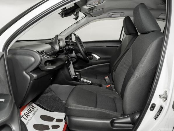 Toyota Yaris Cross I с пробегом 2022 года, цена 2 080 000 рублей, 32198 км, внедорожник, Автокод Объявления