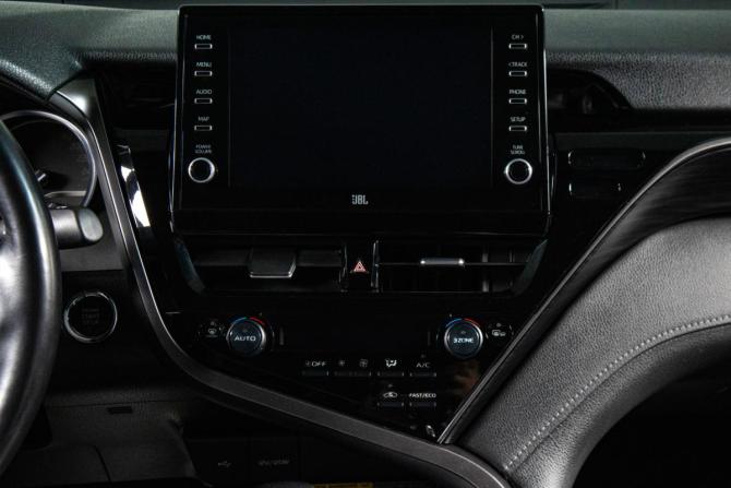 Toyota Camry VIII (XV70) Рестайлинг с пробегом 2021 года, цена 3 949 000 рублей, 61100 км, седан, Автокод Объявления
