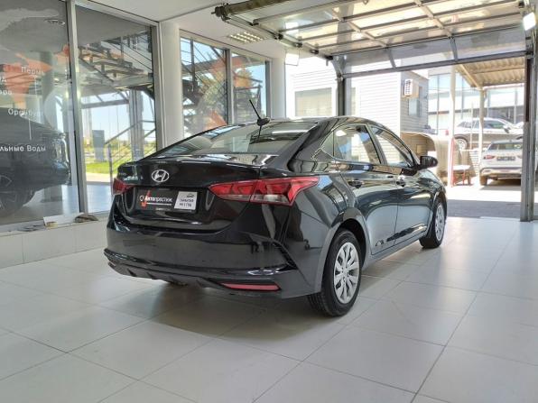 Hyundai Solaris II Рестайлинг с пробегом 2021 года, цена 1 510 000 рублей, 121100 км, седан, Автокод Объявления