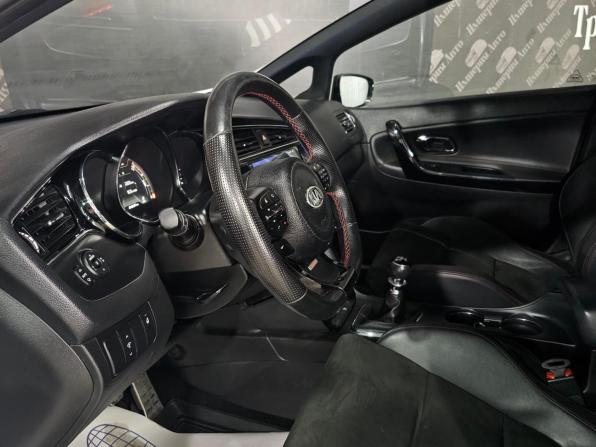 Kia Ceed GT I Рестайлинг с пробегом 2017 года, цена 1 555 000 рублей, 160600 км, хэтчбек, Автокод Объявления