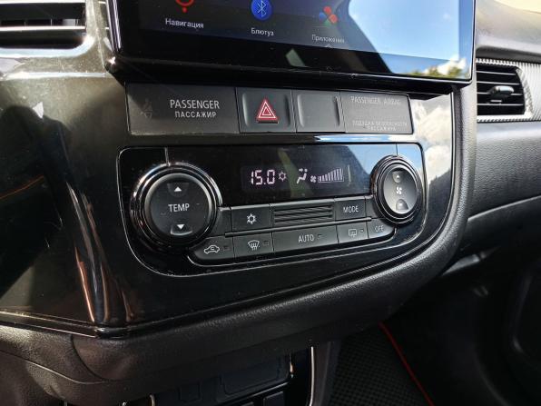 Mitsubishi Outlander III Рестайлинг 2 с пробегом 2018 года, цена 1 753 000 рублей, 175975 км, внедорожник, Автокод Объявления