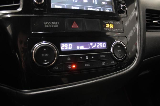 Mitsubishi Outlander III Рестайлинг 2 с пробегом 2017 года, цена 2 119 000 рублей, 155000 км, внедорожник, Автокод Объявления