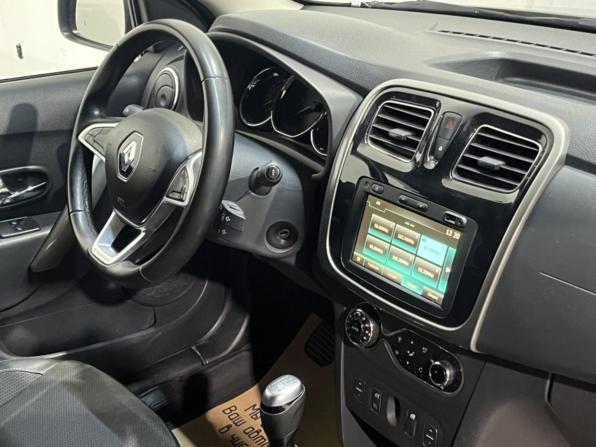 Renault Sandero II Рестайлинг с пробегом 2022 года, цена 1 365 000 рублей, 72331 км, хэтчбек, Автокод Объявления