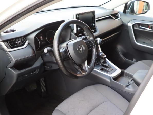 Toyota RAV4 V (XA50) с пробегом 2019 года, цена 2 500 000 рублей, 133615 км, внедорожник, Автокод Объявления