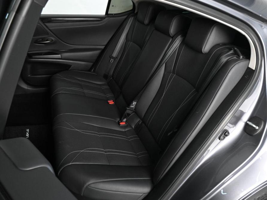 Lexus ES VII Ростов-на-Дону  - изображение 8