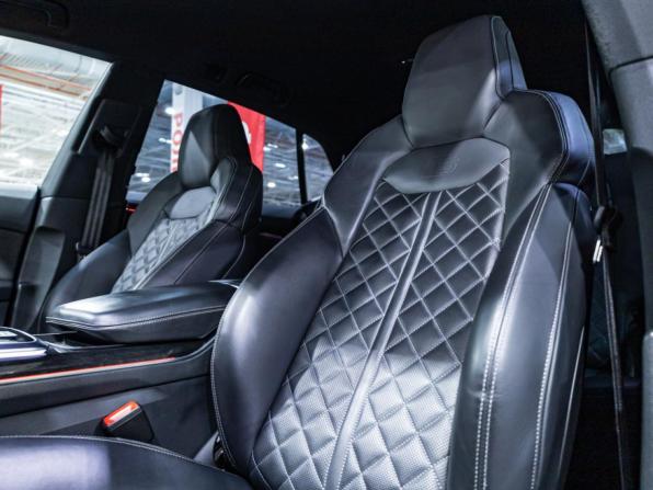 Audi Q8 I (4M) с пробегом 2018 года, цена 4 995 000 рублей, 146000 км, внедорожник, Автокод Объявления
