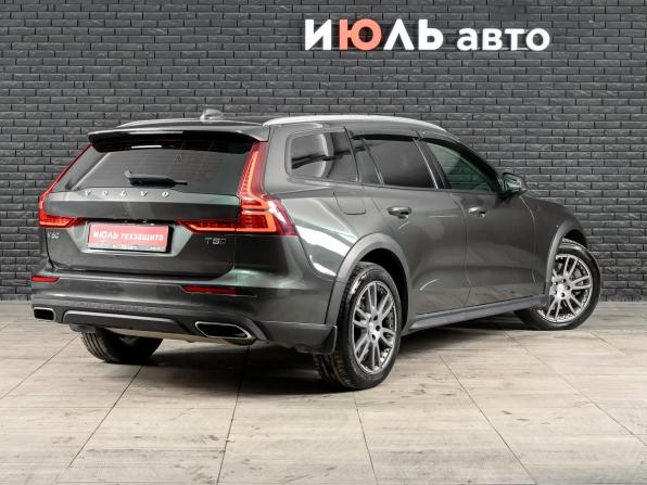 Volvo V60 Cross Country II с пробегом 2020 года, цена 3 700 000 рублей, 110911 км, универсал, Автокод Объявления
